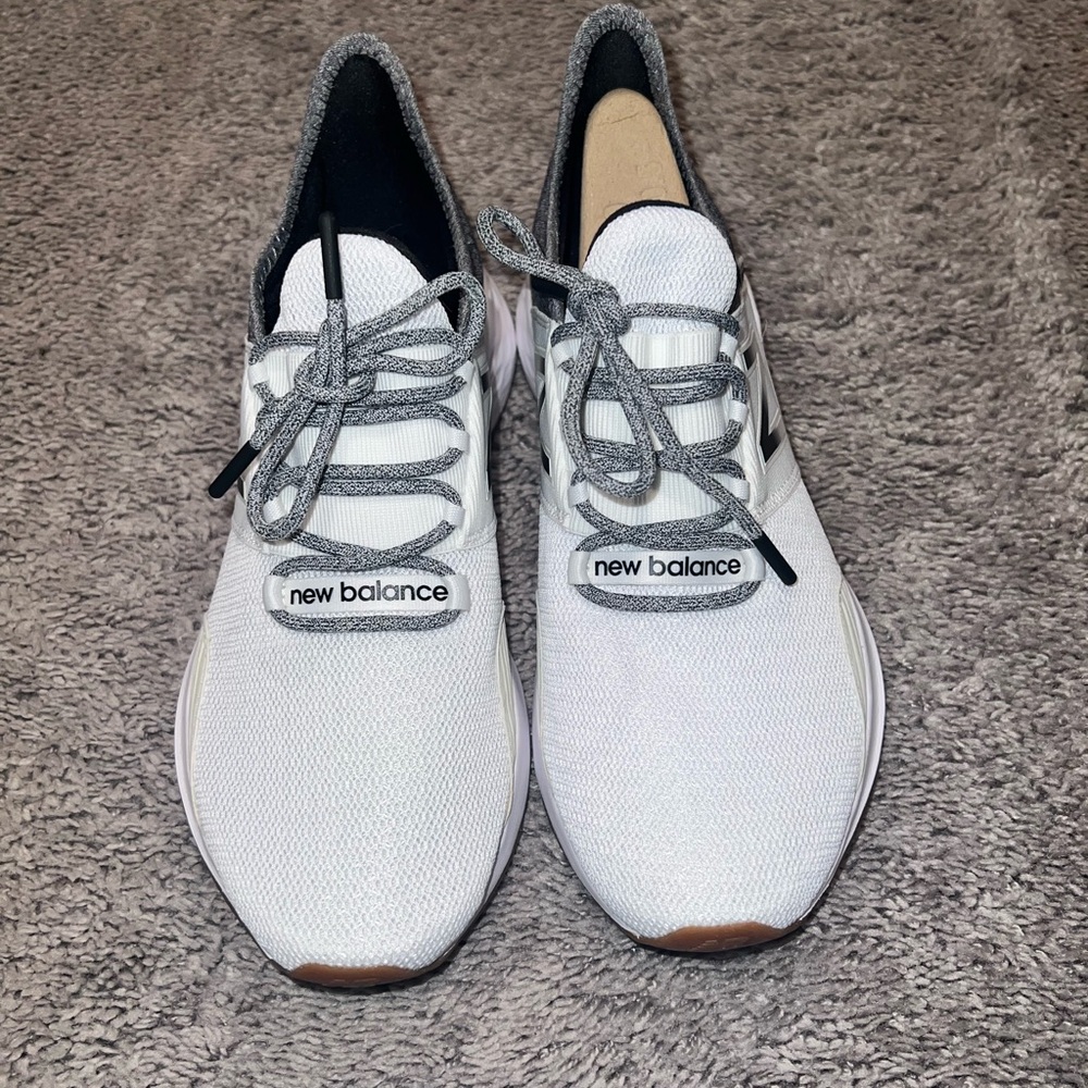 New Balance Roav Sneaker